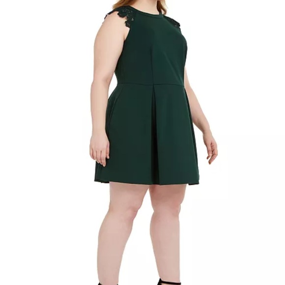 Emerald Green Dress - Picture 2 of 4